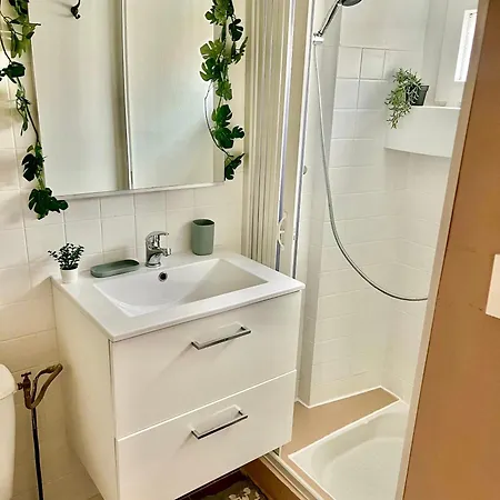 Apartment Charmant Appartement Nimes