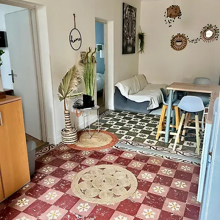 Charmant Appartement Apartment Nimes